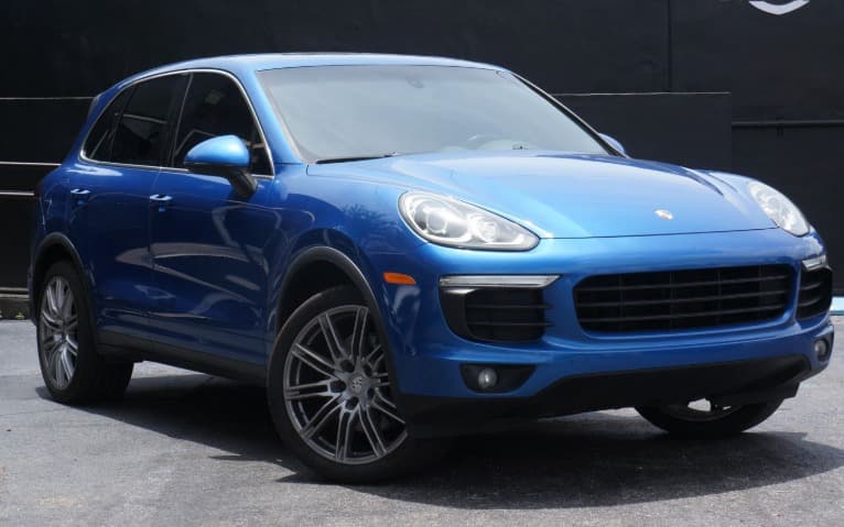 2017 PORSCHE CAYENNE — photo 1